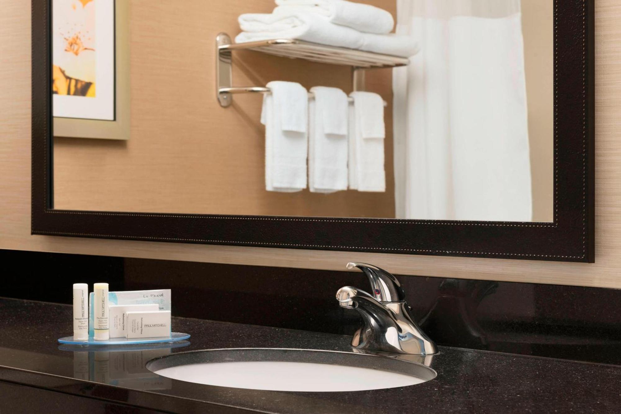 Fairfield Inn & Suites Hartford מנצ'סטר מראה חיצוני תמונה