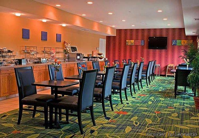 Fairfield Inn & Suites Hartford מנצ'סטר מסעדה תמונה